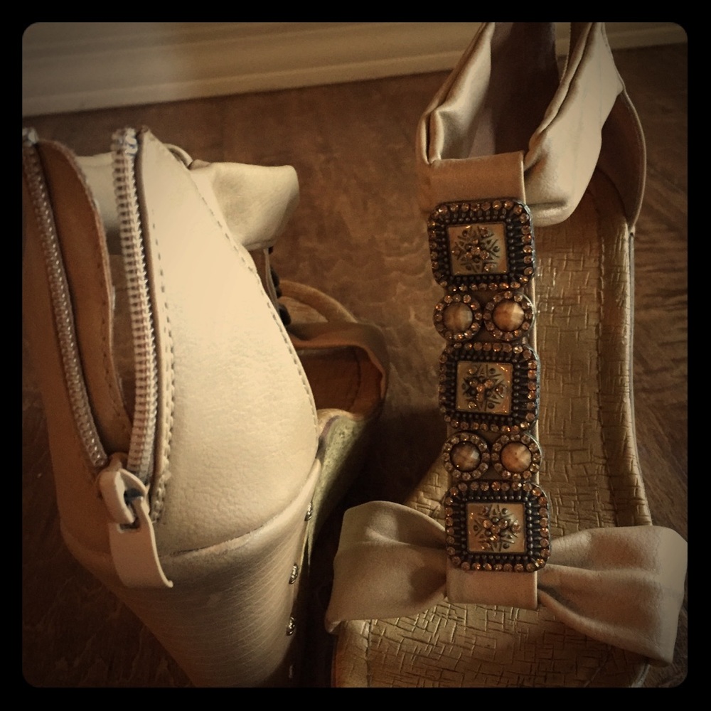 Dressy sandals